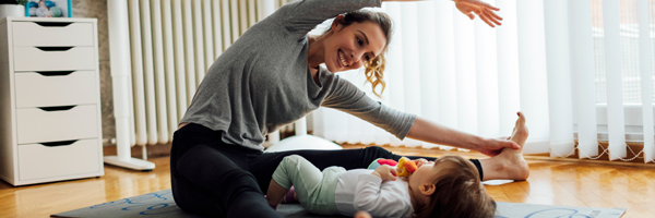mom-daughter-yoga